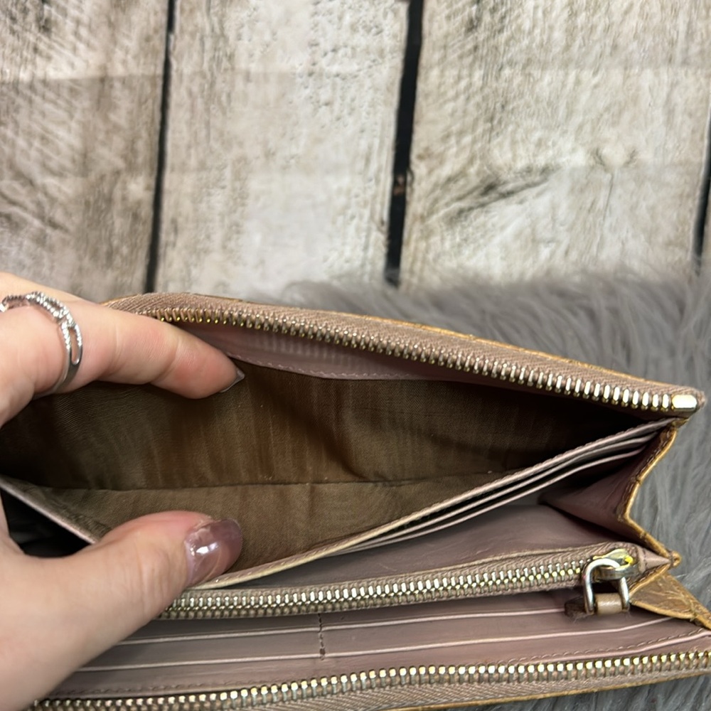 MIU MIU - 3/4 Zip Wallet - Picture 7 of 12